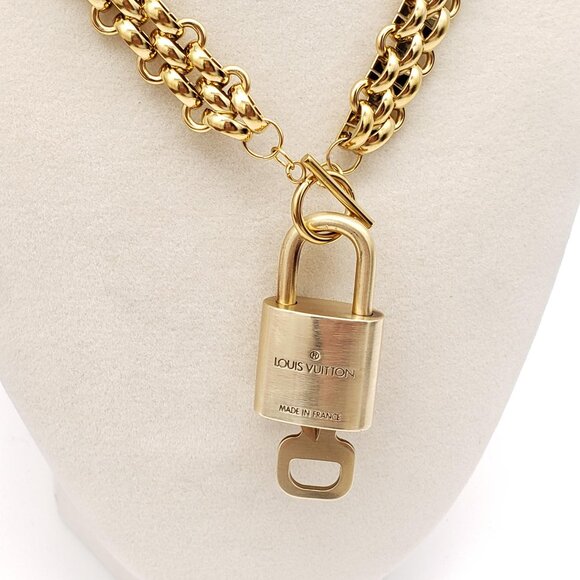 Authentic Louis Vuitton Gold Padlock w/ Unbranded Fashion Stainless Steel Chain - Picture 5 of 10